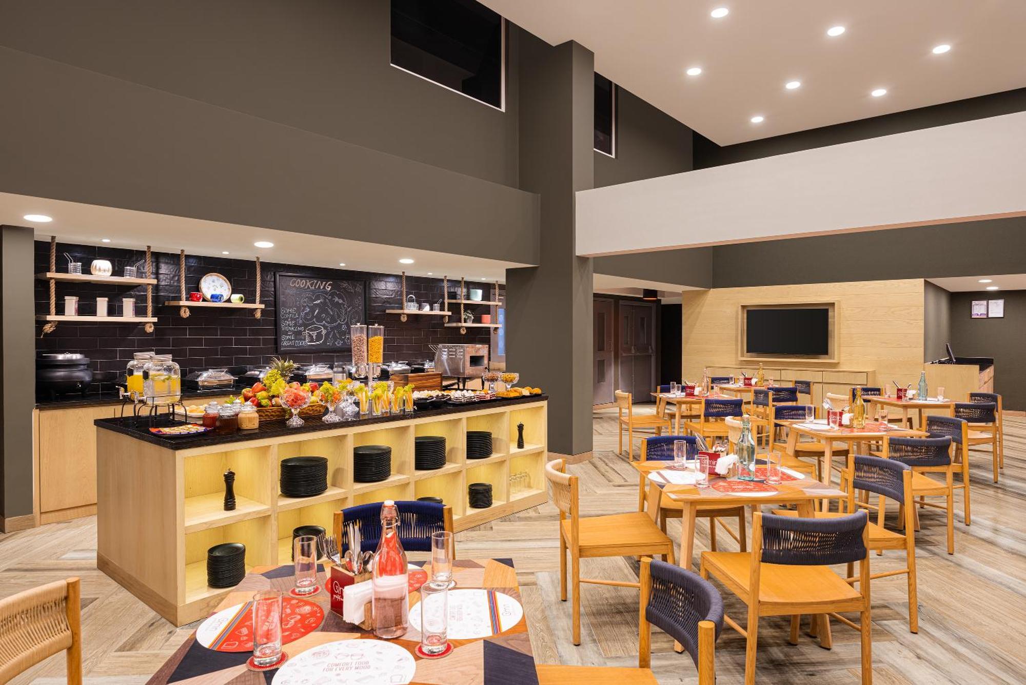 Hotel Ahmedabad Vastrapur Esterno foto